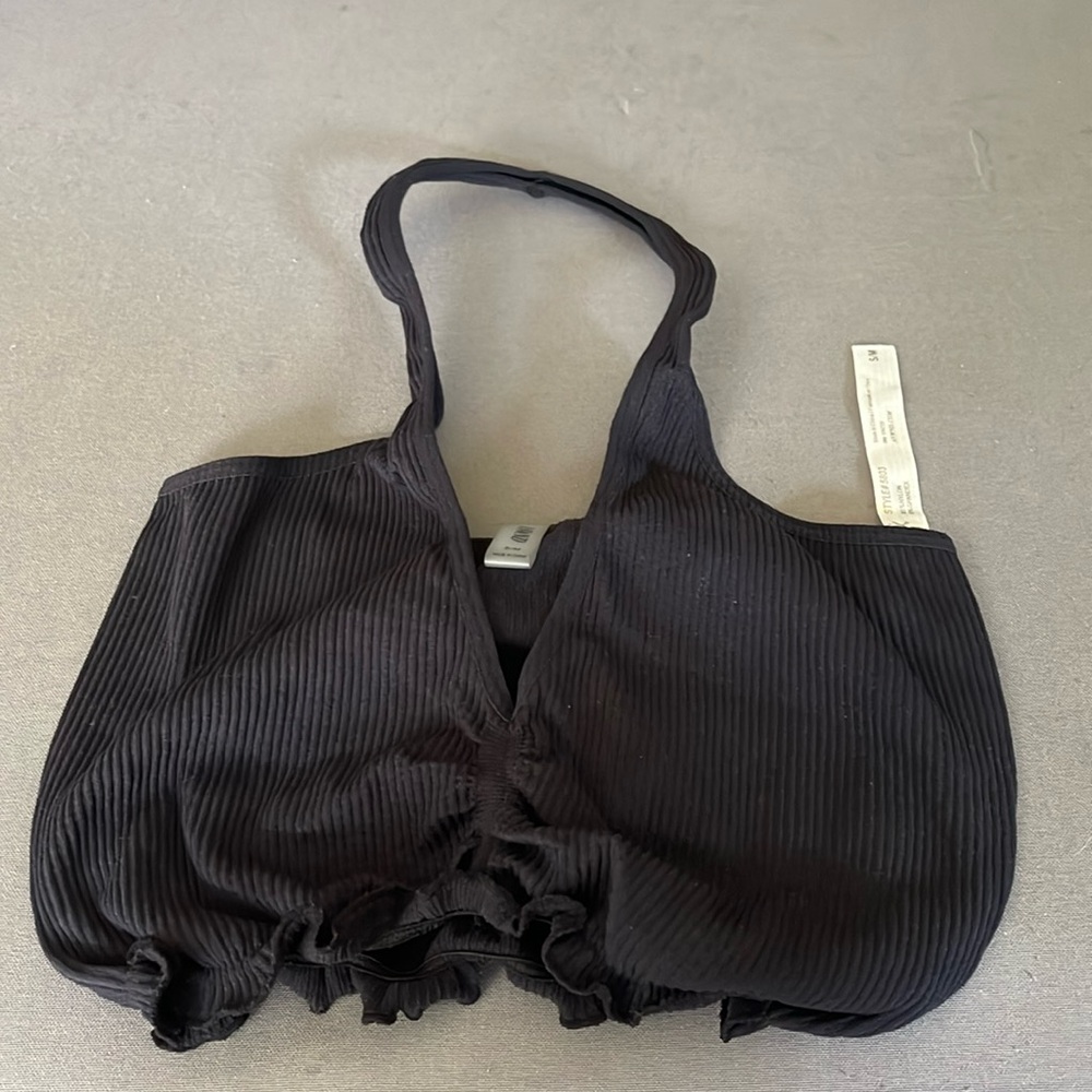Black crop top